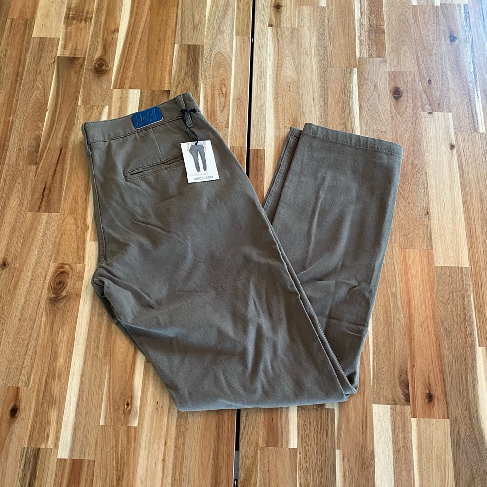 Mugsy jeans NWT olives chinos